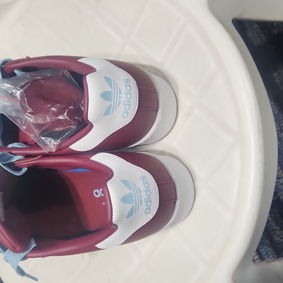 Adidas Super Star Shell Toe - Picture 2 of 3